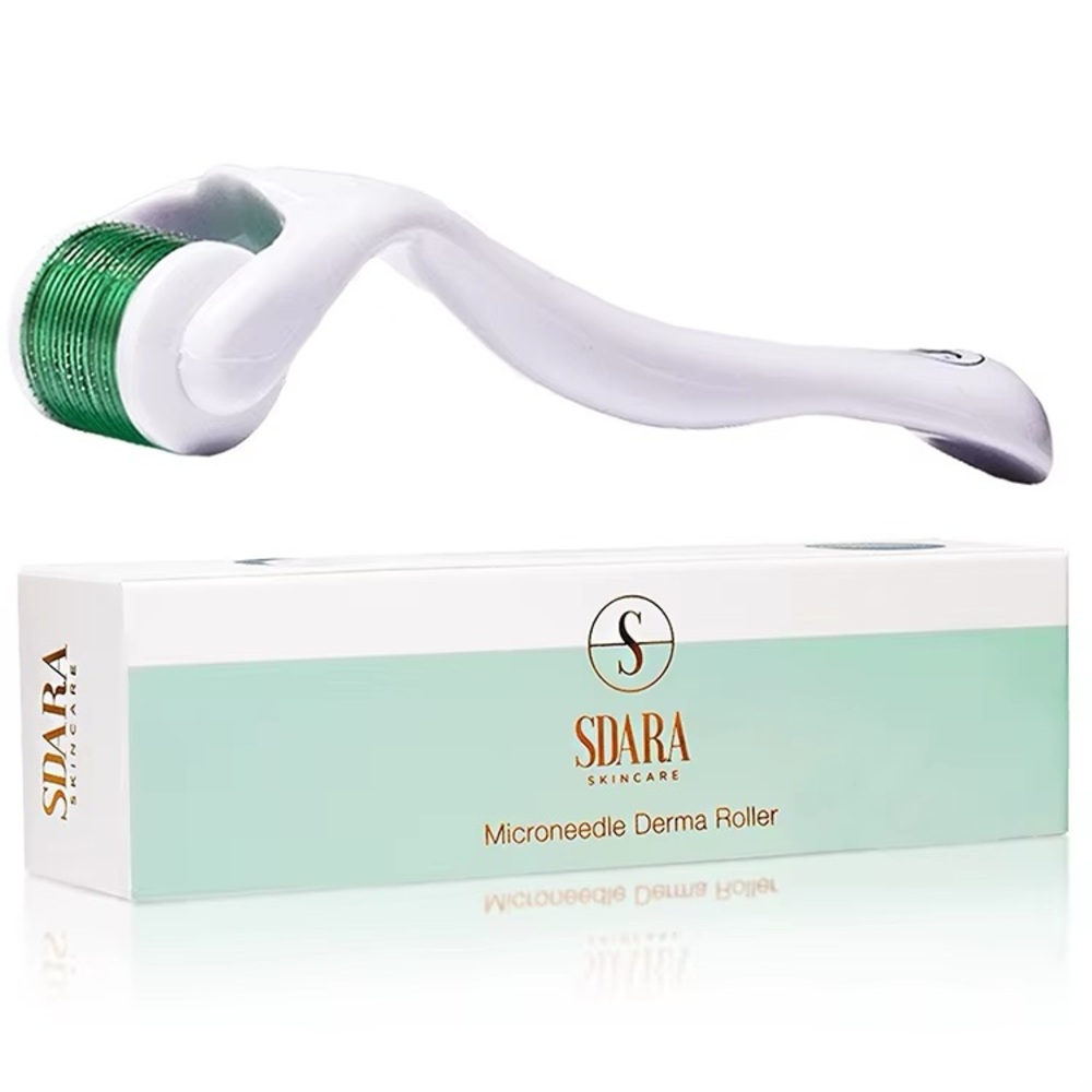 Microneedle Derma Roller - White and Green